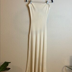 H&M Cream Ribbed Knit top 👗 long 43 inches